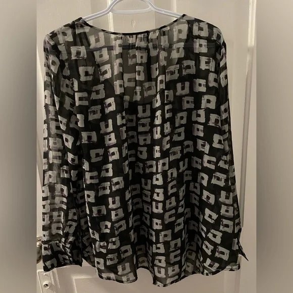 Sheer Patterned Blouse - Picture 3 of 3